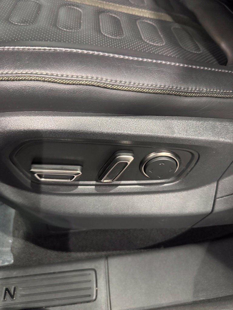 Used 2024 Rivian R1T Adventure Dual AWD/4WD image 14