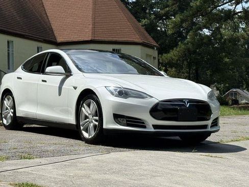 Used 2015 Tesla Model S 85 RWD image 21