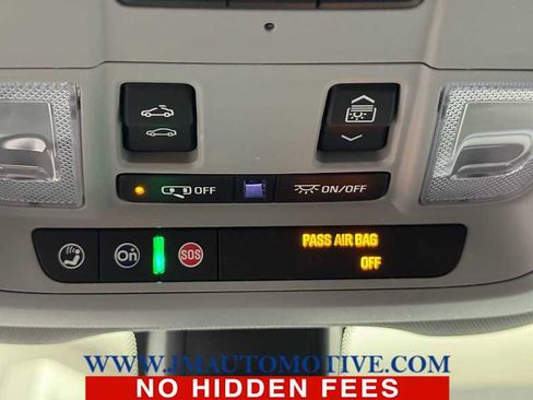 Used 2018 Chevrolet Equinox LT w/ Sun & Infotainment Package image 39