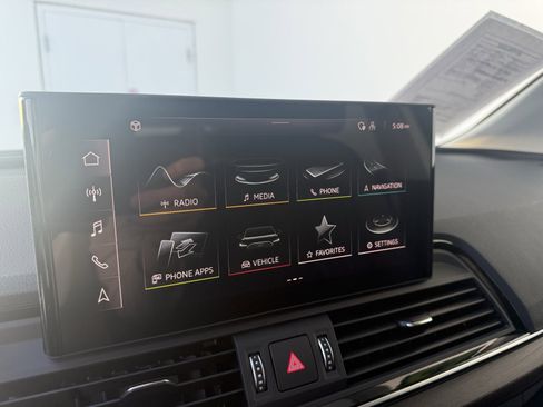 Used 2023 Audi Q5 2.0T Premium w/ Convenience Package image 17