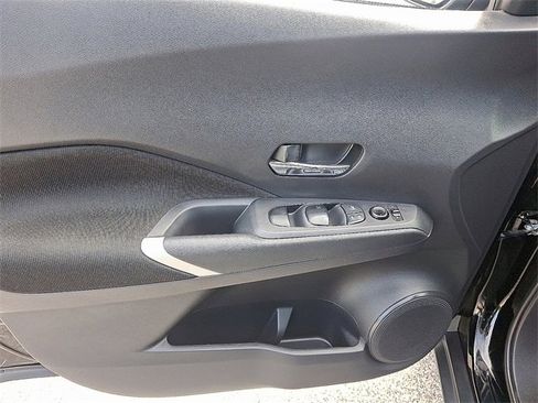 Used 2023 Nissan Kicks SV image 17