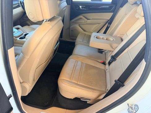 Used 2021 Porsche Cayenne AWD/4WD image 21