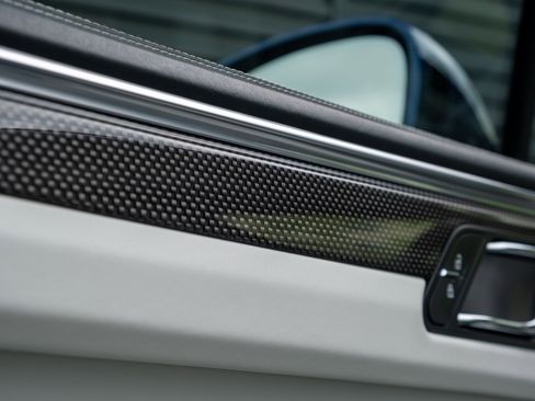 Certified 2022 Porsche Macan S AWD/4WD image 18