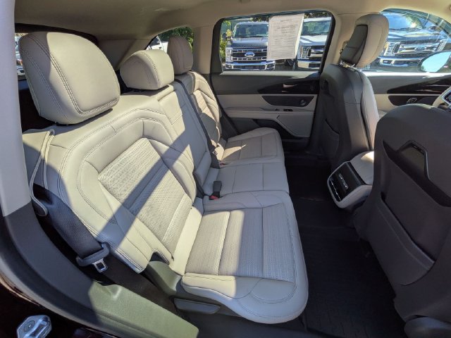 Used 2025 Lincoln Nautilus Reserve w/ Jet Appearance Package AWD/4WD image 21
