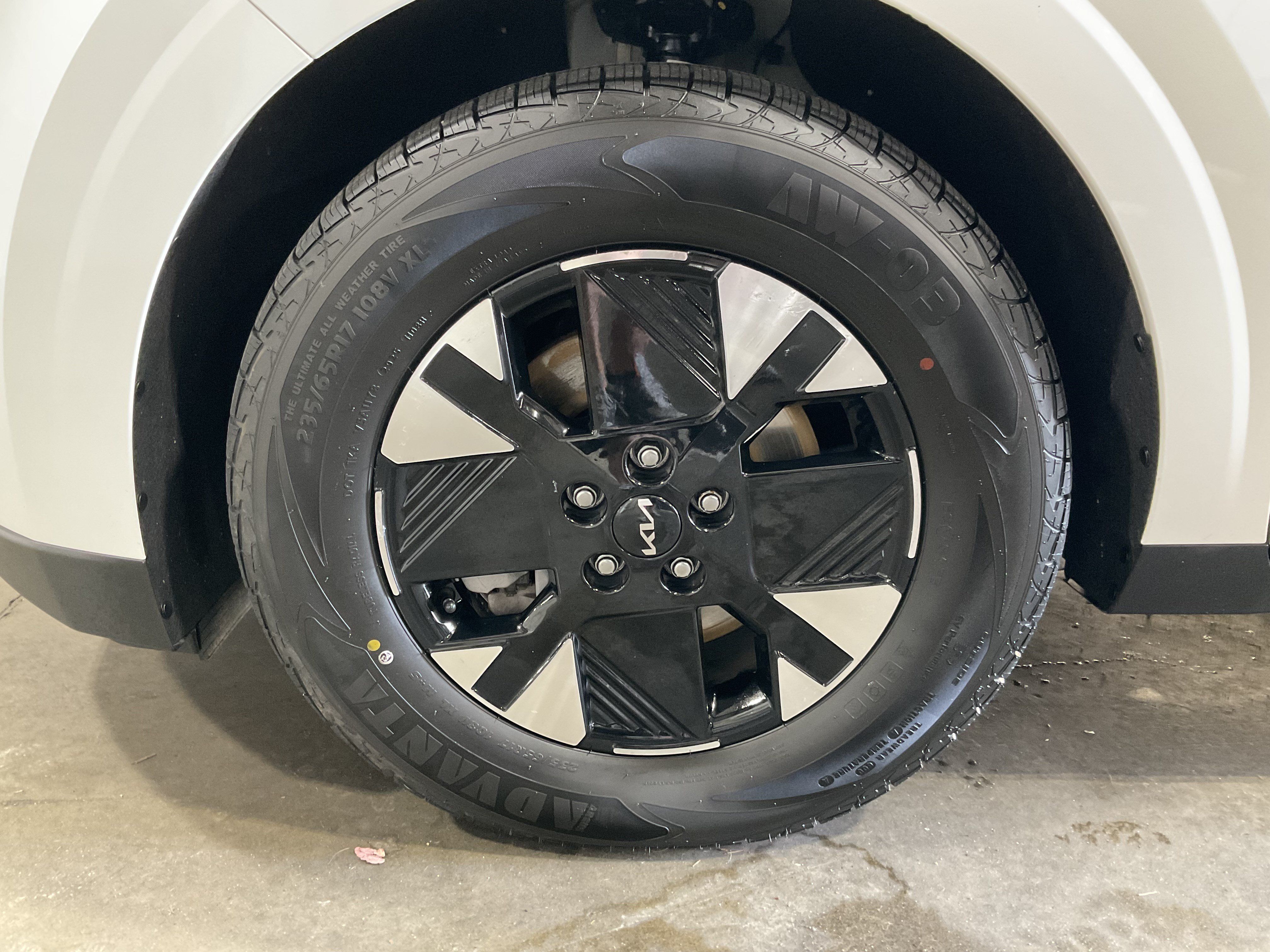 Used 2026 Kia Carnival LXS FWD image 11