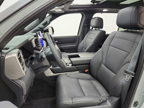 Used 2025 Toyota Sequoia Limited w/ Tow Technology Package AWD/4WD image 15
