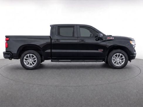Used 2023 Chevrolet Silverado 1500 RST w/ Z71 Off-Road Package AWD/4WD image 3