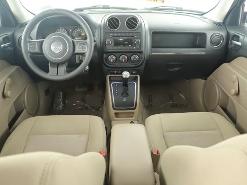 Used 2015 Jeep Patriot Sport FWD image 11