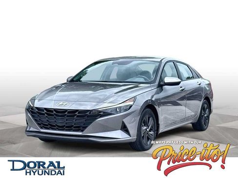 Used 2023 Hyundai Elantra SEL FWD image 1