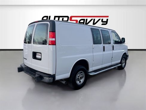 Used 2024 GMC Savana 2500 w/ Driver Convenience Package image 7