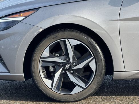 Used 2023 Hyundai Elantra SEL w/ Convenience Package image 10