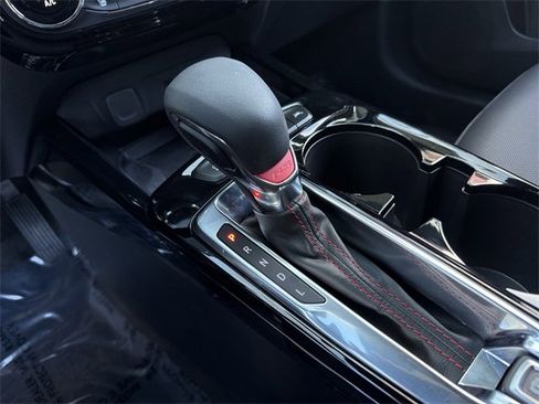 Used 2025 Chevrolet Trax RS w/ Sunroof Package image 19