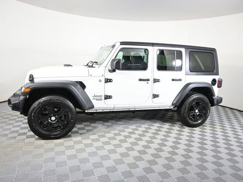 Used 2019 Jeep Wrangler Unlimited Sport S image 2
