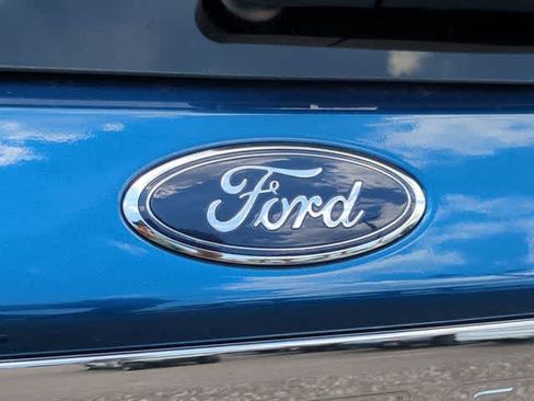 Used 2020 Ford Explorer XLT w/ Equipment Group 202A RWD image 12