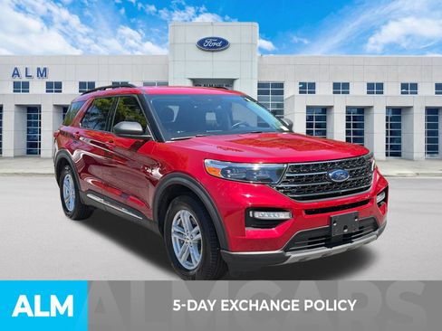 Used 2021 Ford Explorer XLT RWD image 3