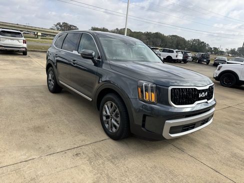 Used 2024 Kia Telluride LX image 8