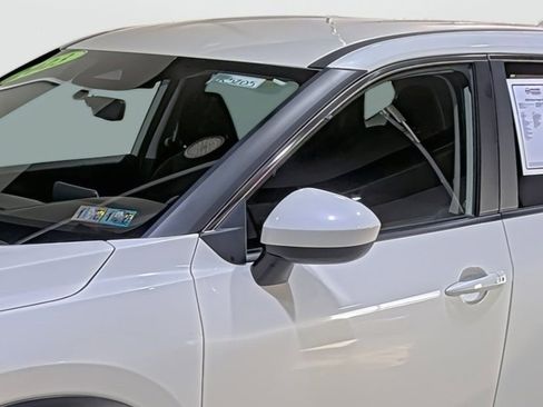 Used 2023 Nissan Rogue SV image 9