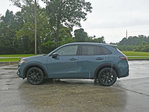 Used 2023 Honda HR-V Sport image 2