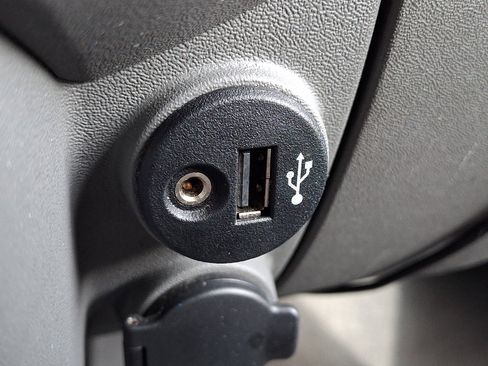 Used 2019 Nissan Frontier SV image 27