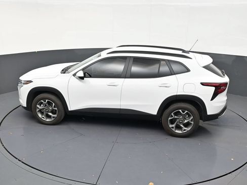 Used 2026 Chevrolet Trax LT FWD image 14