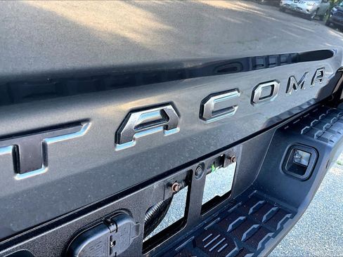 Certified 2020 Toyota Tacoma TRD Off-Road w/ Technology Package AWD/4WD image 10