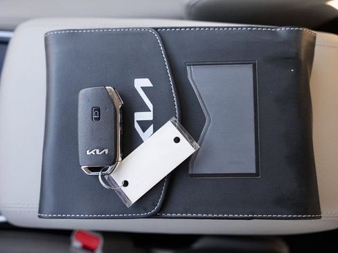 Used 2022 Kia Sorento S w/ Panoramic Sunroof Package image 37