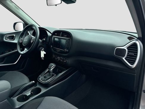Used 2025 Kia Soul LX w/ LX Technology Package image 23