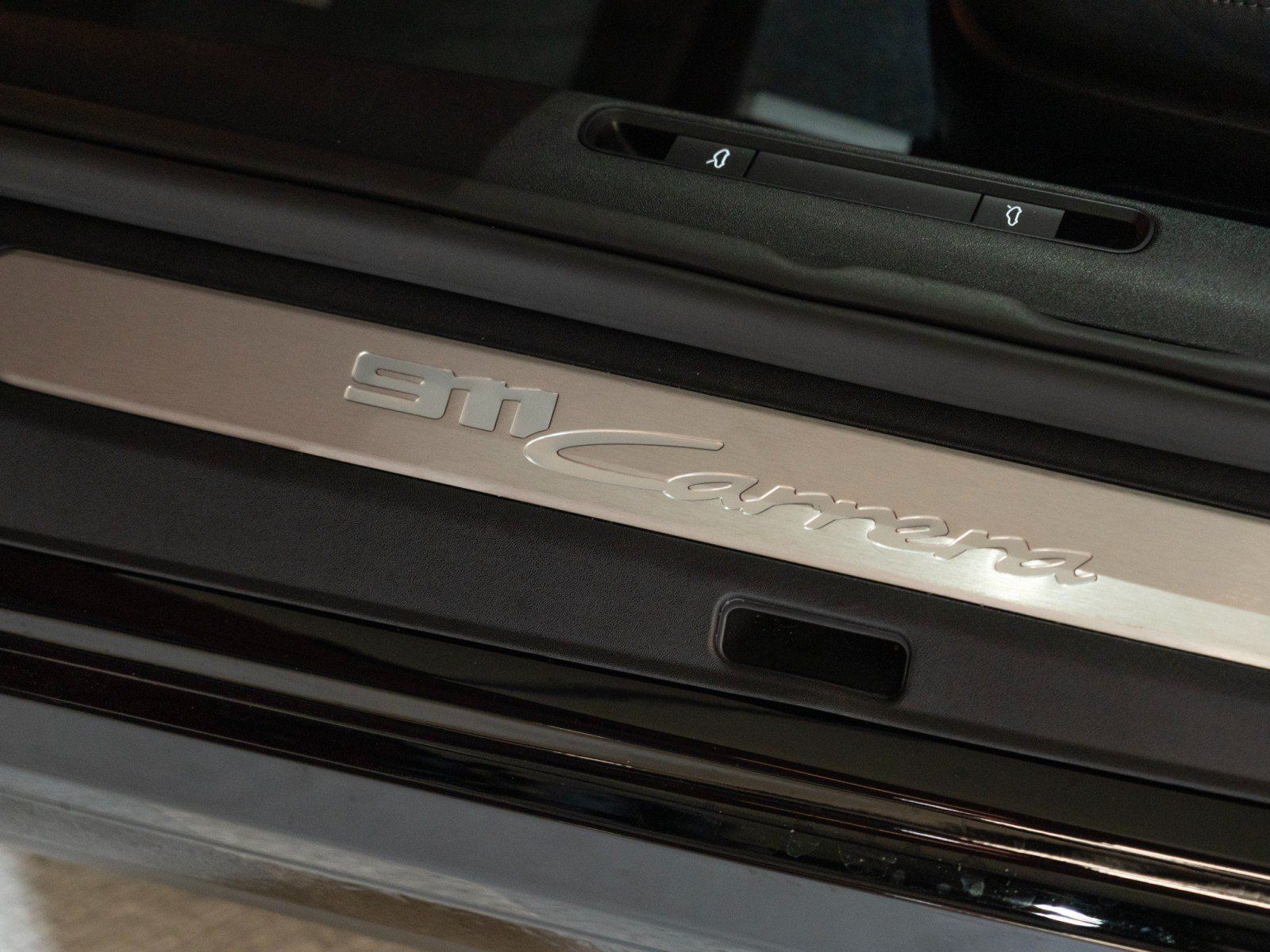 Certified 2025 Porsche 911 Turbo S RWD image 12