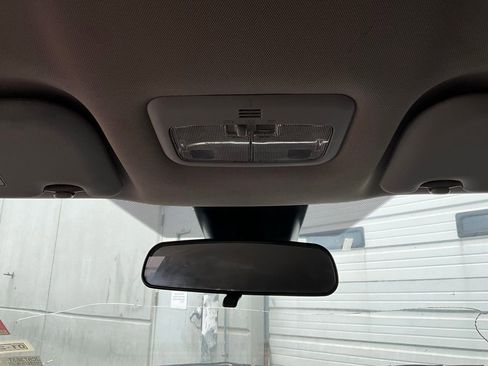 Used 2018 Toyota Corolla L image 14