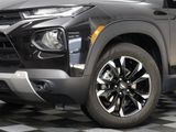 Used 2021 Chevrolet TrailBlazer LT w/ Convenience Package image 3