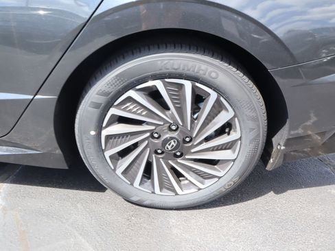 New 2026 Hyundai Sonata Limited FWD image 19