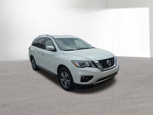 Used 2019 Nissan Pathfinder SV w/ SV Tech Package AWD/4WD image 3