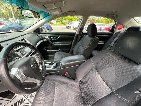 Used 2018 Nissan Altima 2.5 SV FWD image 17
