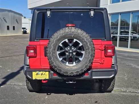 Used 2025 Jeep Wrangler Unlimited Rubicon image 5