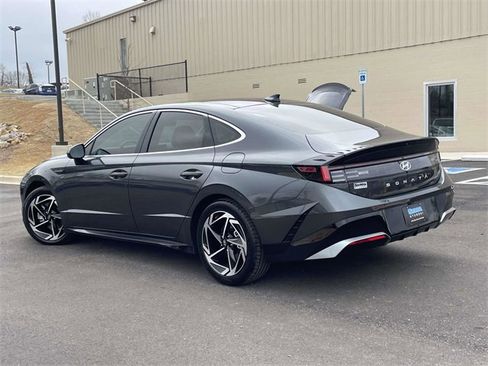Certified 2024 Hyundai Sonata SEL w/ Convenience Package image 4