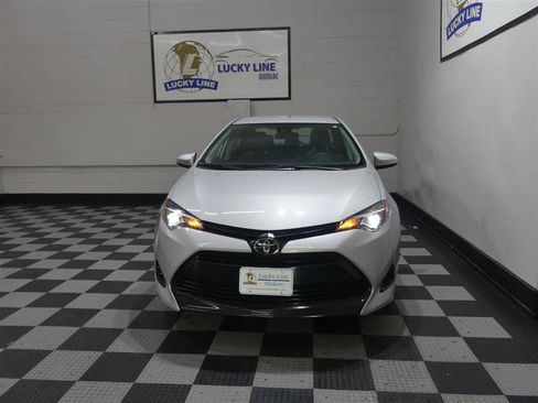 Used 2019 Toyota Corolla LE FWD image 2