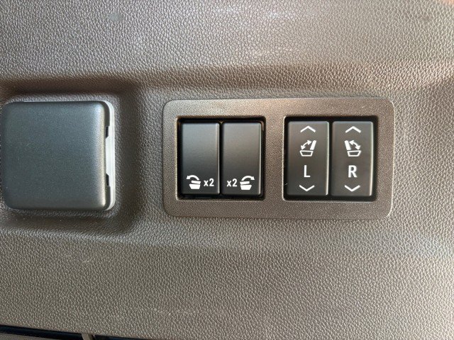 Used 2021 GMC Yukon XL SLT w/ SLT Premium Package AWD/4WD image 20