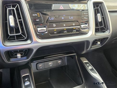 Certified 2022 Kia Sorento S image 26