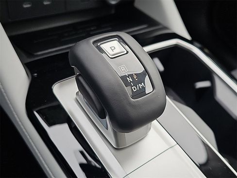 New 2026 Mitsubishi Outlander SE image 11