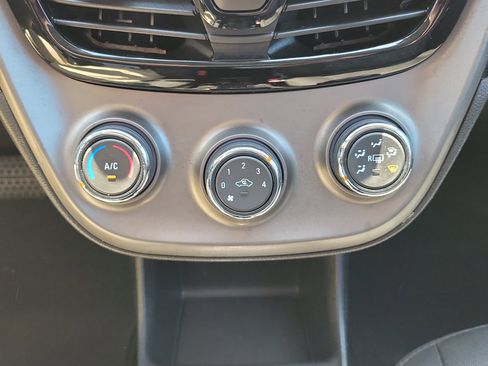 Used 2020 Chevrolet Spark LT FWD image 30