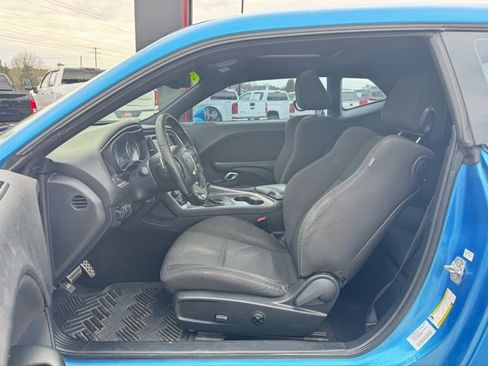 Used 2016 Dodge Challenger R/T image 13