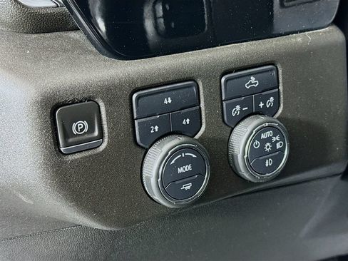 Used 2024 Chevrolet Silverado 2500 LT AWD/4WD image 10