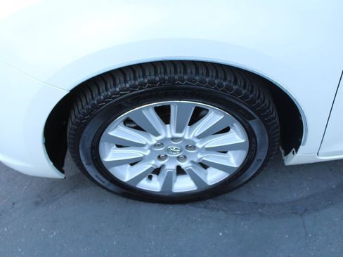 Used 2015 Toyota Sienna Limited Premium FWD image 11