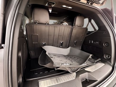 Used 2025 GMC Yukon AT4 Ultimate w/ LPO, Floor Liner Package AWD/4WD image 25