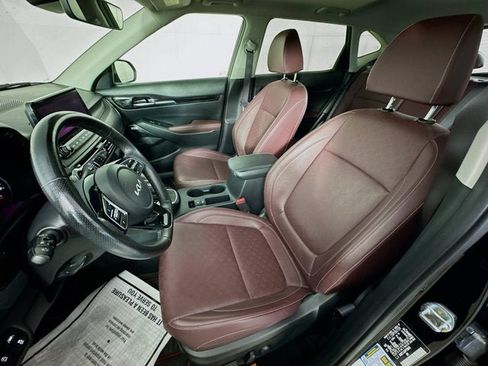 Certified 2023 Kia Seltos SX w/ SX Sunroof Package AWD/4WD image 22