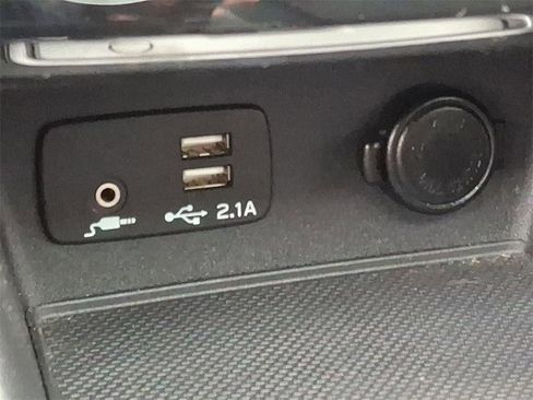 Certified 2023 Subaru Forester Premium image 27