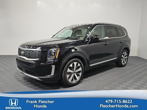 Used 2020 Kia Telluride S w/ S 8 Passenger Seating Package AWD/4WD image 1
