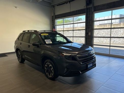 Used 2026 Subaru Forester Premium AWD/4WD image 9