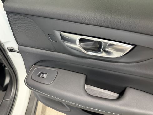 New 2026 Volvo V60 B5 Cross Country Ultra w/ Climate Package image 31