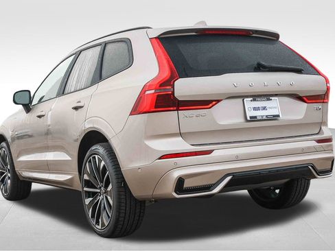 New 2026 Volvo XC60 T8 Ultra w/ Protection Package Premier AWD/4WD image 7